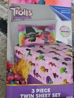 Trolls Pink Character Twin Sheet Set with Multicolor Print 3 Piece New